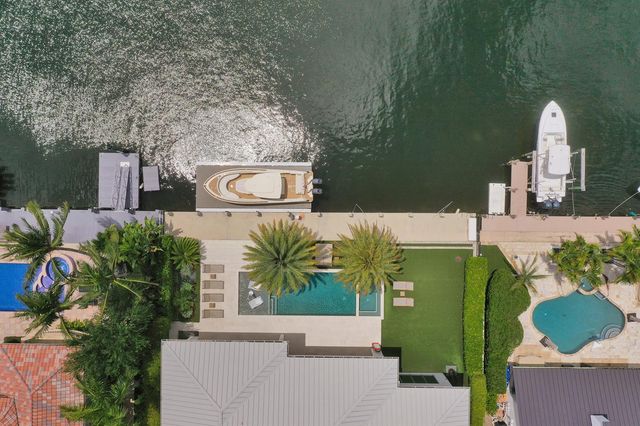 2718 NE 17th Street, Fort Lauderdale, FL 33305