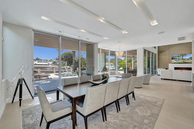 2718 NE 17th Street, Fort Lauderdale, FL 33305