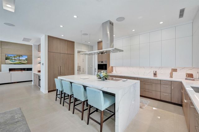 2718 NE 17th Street, Fort Lauderdale, FL 33305