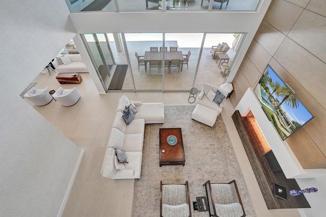 2718 NE 17th Street, Fort Lauderdale, FL 33305