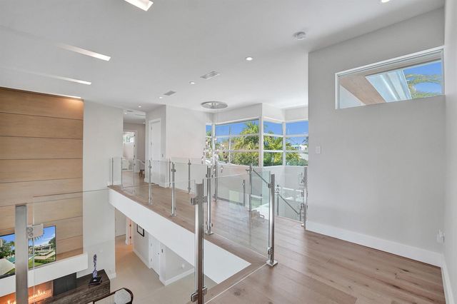 2718 NE 17th Street, Fort Lauderdale, FL 33305