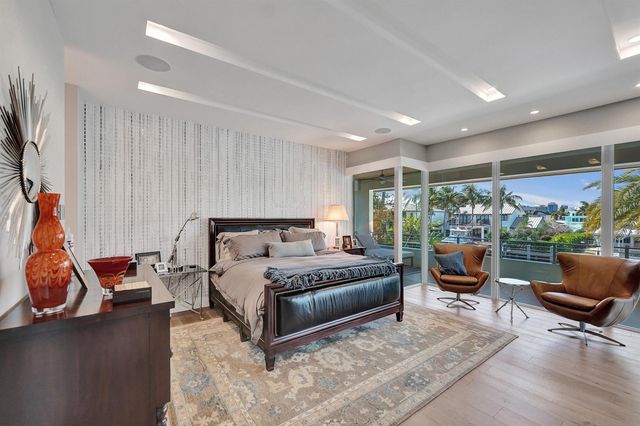 2718 NE 17th Street, Fort Lauderdale, FL 33305