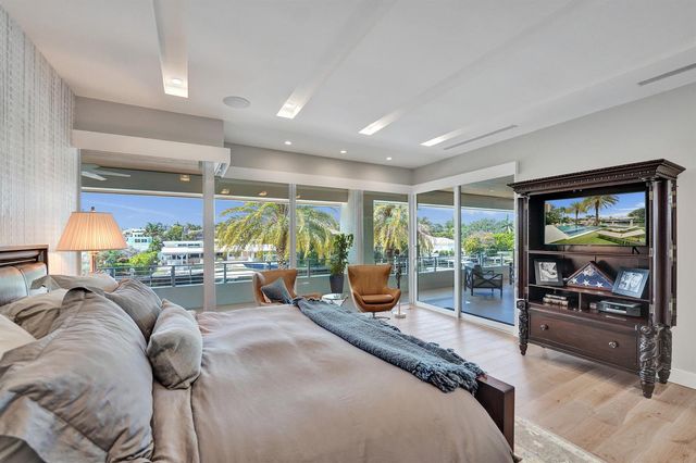 2718 NE 17th Street, Fort Lauderdale, FL 33305