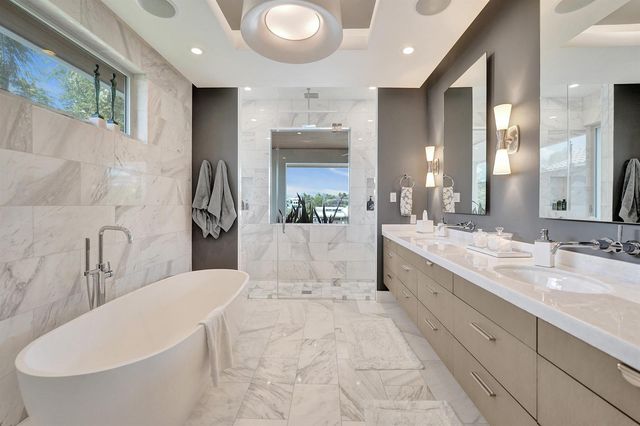 2718 NE 17th Street, Fort Lauderdale, FL 33305