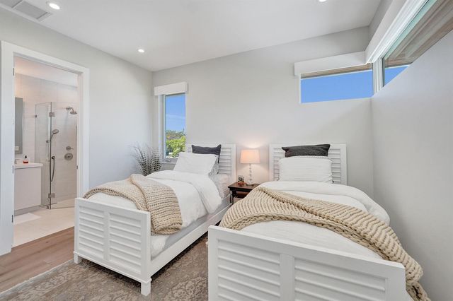2718 NE 17th Street, Fort Lauderdale, FL 33305