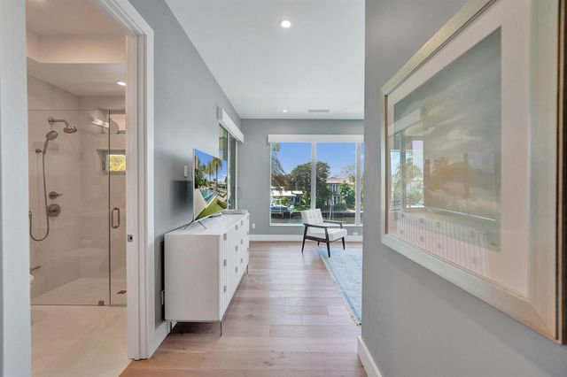 2718 NE 17th Street, Fort Lauderdale, FL 33305