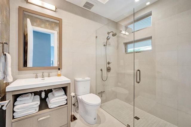 2718 NE 17th Street, Fort Lauderdale, FL 33305