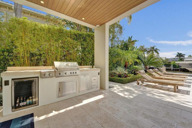 2718 NE 17th Street, Fort Lauderdale, FL 33305