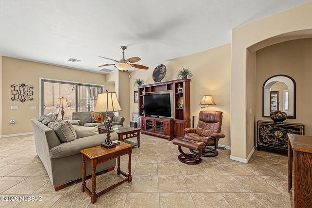 377 W Calle Sedillo, Sahuarita, AZ 85629