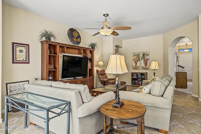 377 W Calle Sedillo, Sahuarita, AZ 85629