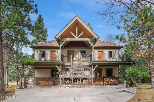 32310 Hummingbird Court, Running Springs, CA 92382