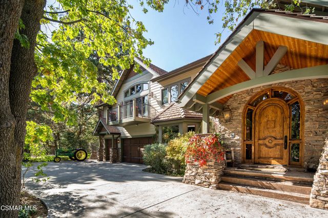 32310 Hummingbird Court, Running Springs, CA 92382