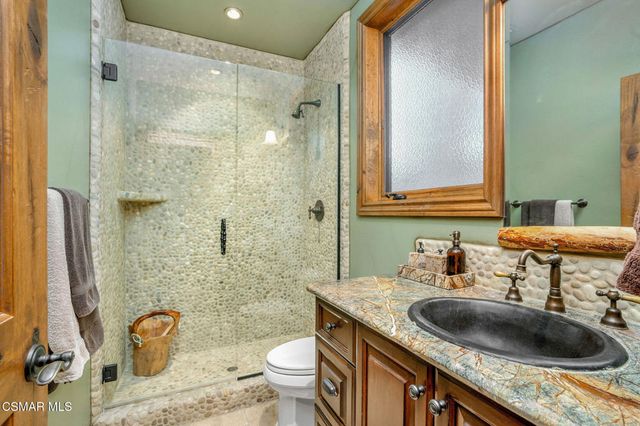 32310 Hummingbird Court, Running Springs, CA 92382