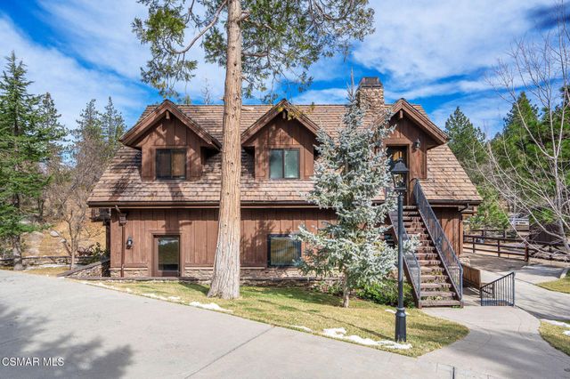 32310 Hummingbird Court, Running Springs, CA 92382