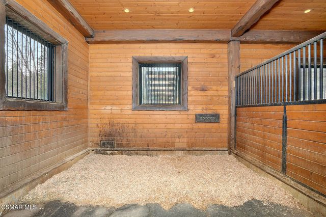 32310 Hummingbird Court, Running Springs, CA 92382