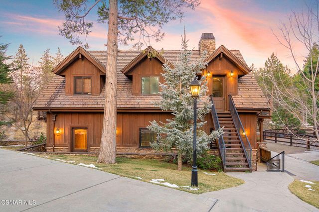 32310 Hummingbird Court, Running Springs, CA 92382