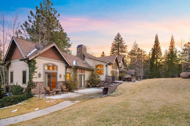 32310 Hummingbird Court, Running Springs, CA 92382