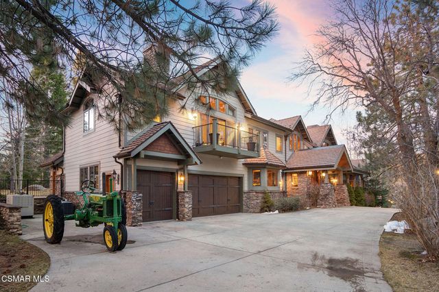 32310 Hummingbird Court, Running Springs, CA 92382