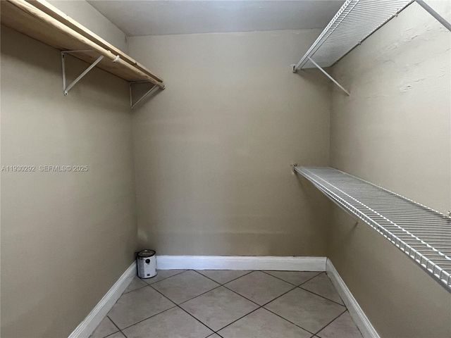 6091 W 22nd Ct 101, Hialeah, FL 33016