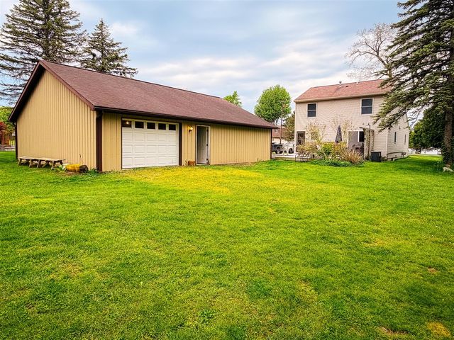5175 Pleasant Valley Road, Manitou Beach, MI 49253