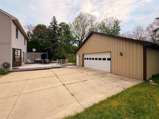 5175 Pleasant Valley Road, Manitou Beach, MI 49253