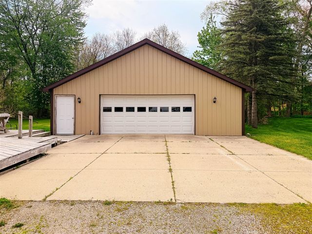 5175 Pleasant Valley Road, Manitou Beach, MI 49253