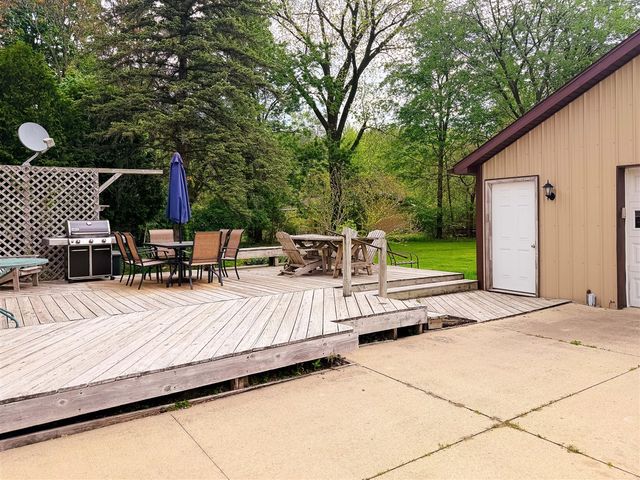 5175 Pleasant Valley Road, Manitou Beach, MI 49253