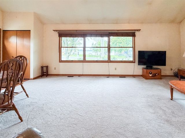5175 Pleasant Valley Road, Manitou Beach, MI 49253