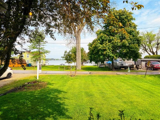 5175 Pleasant Valley Road, Manitou Beach, MI 49253
