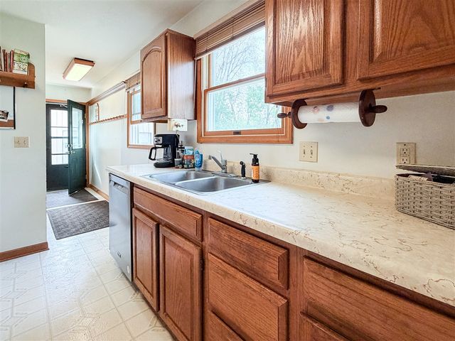 5175 Pleasant Valley Road, Manitou Beach, MI 49253