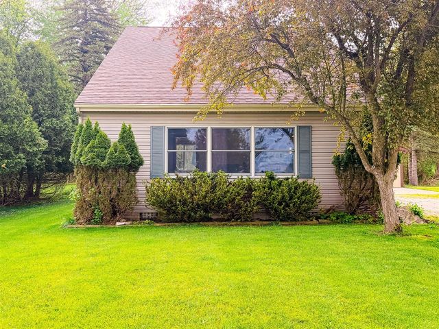 5175 Pleasant Valley Road, Manitou Beach, MI 49253