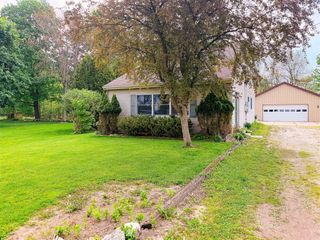 5175 Pleasant Valley Road, Manitou Beach, MI 49253
