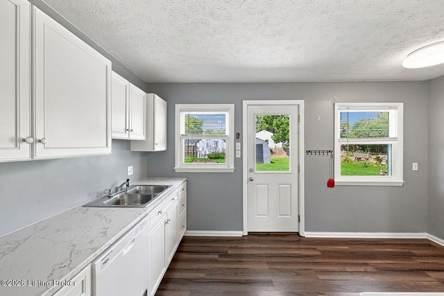 350 Eastview Cir, Shelbyville, KY 40065