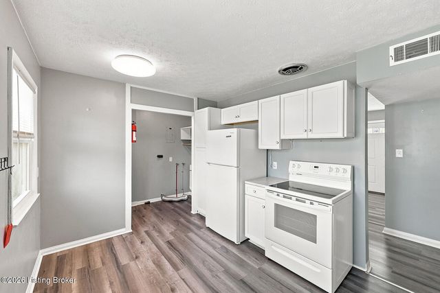350 Eastview Cir, Shelbyville, KY 40065