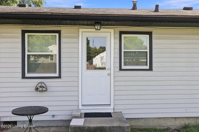 350 Eastview Cir, Shelbyville, KY 40065