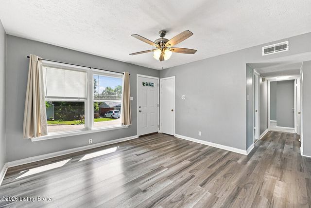 350 Eastview Cir, Shelbyville, KY 40065