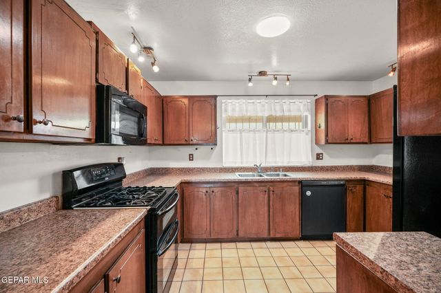 3200 SLOCUM Street, El Paso, TX 79936