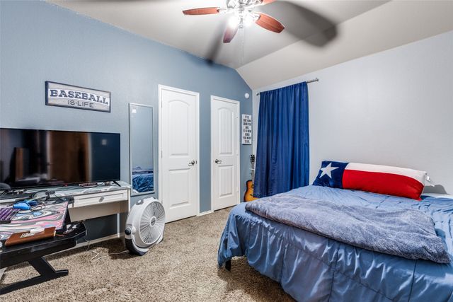 700 Lark Drive, Aubrey, TX 76227