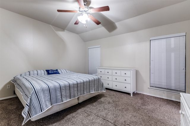 700 Lark Drive, Aubrey, TX 76227