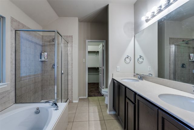 700 Lark Drive, Aubrey, TX 76227