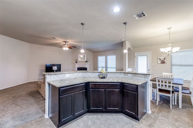 700 Lark Drive, Aubrey, TX 76227