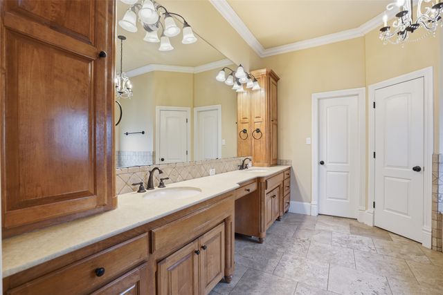 1123 Berkley Drive, Cleburne, TX 76033