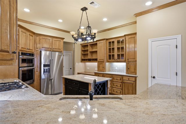 1123 Berkley Drive, Cleburne, TX 76033