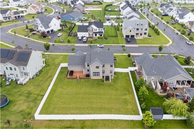 1011 Phyllis Place, Palmer Twp, PA 18045