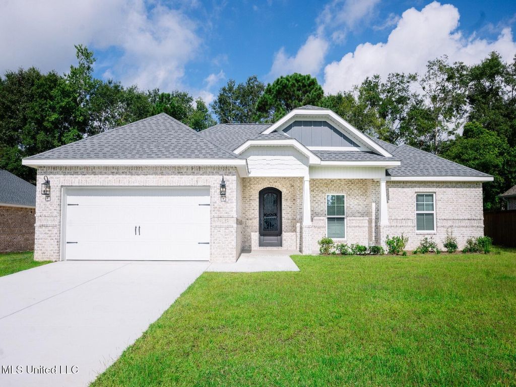 10422 Landon Meadows Drive, Gulfport, MS 39503