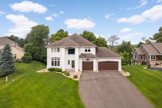 6242 Cavendish Place, Eden Prairie, MN 55346