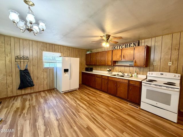 4906 Shady Road, Strawberry Plains, TN 37871