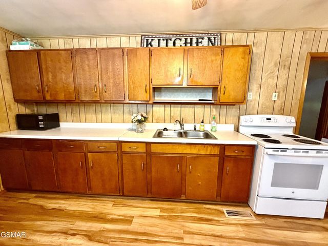 4906 Shady Road, Strawberry Plains, TN 37871