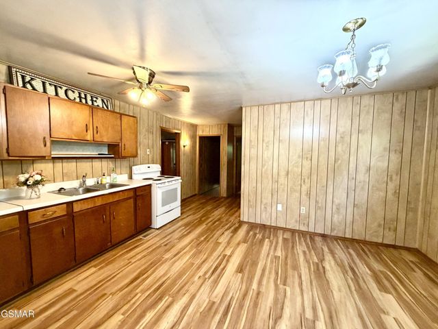 4906 Shady Road, Strawberry Plains, TN 37871