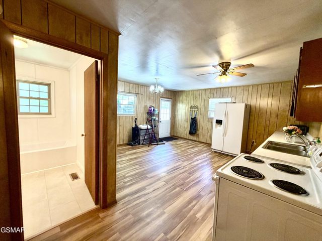 4906 Shady Road, Strawberry Plains, TN 37871